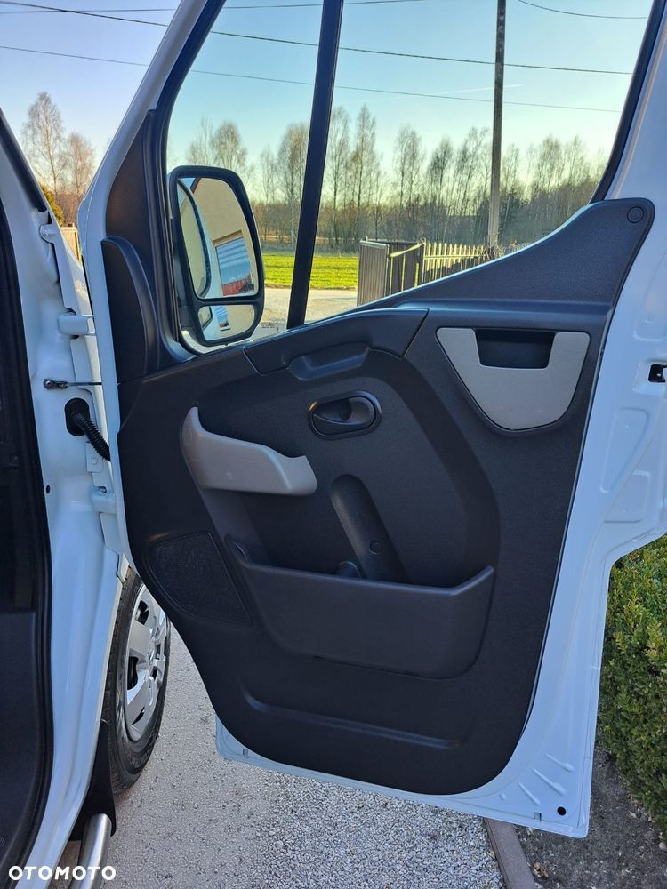 Nissan NV400 - 18
