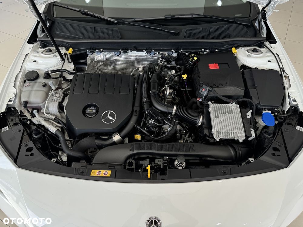 Mercedes-Benz CLA 200 7G-DCT - 19