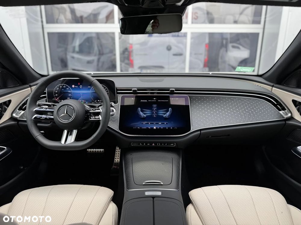 Mercedes-Benz Klasa E 300 PHEV 4-Matic AMG 9G-Tronic - 14