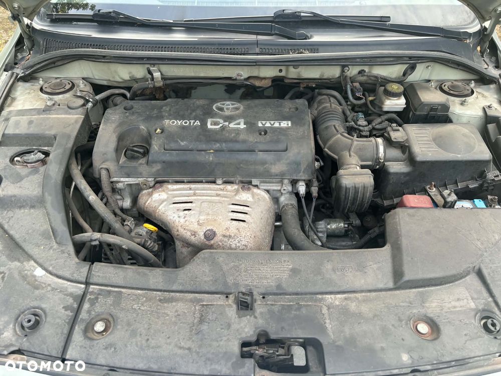 Toyota Avensis - 7