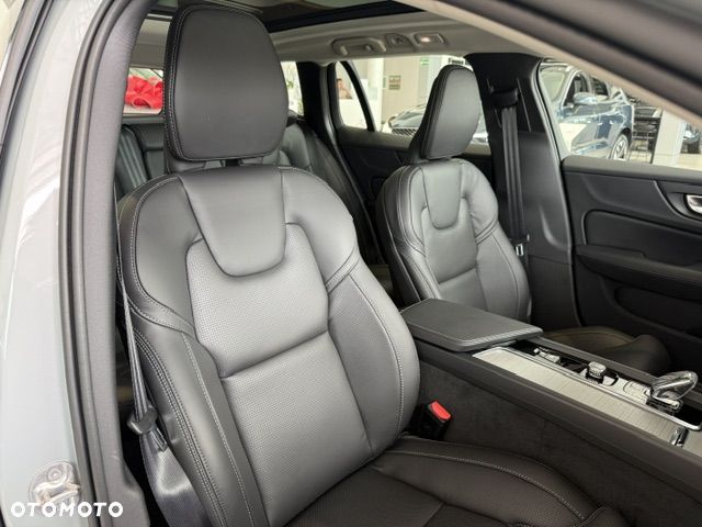 Volvo V60 B4 B Ultra Dark - 26