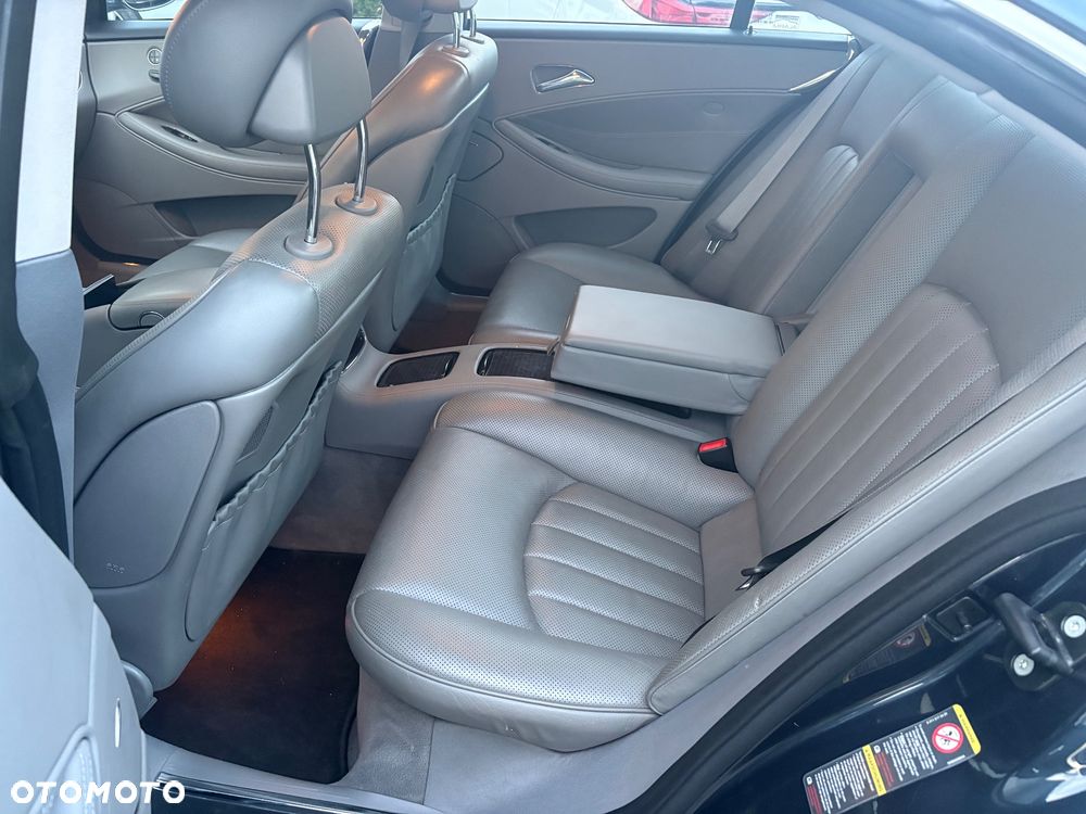 Mercedes-Benz CLS 500 - 12