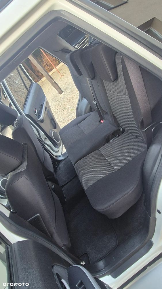 Suzuki Grand Vitara 2.0 Comfort + Family - 24