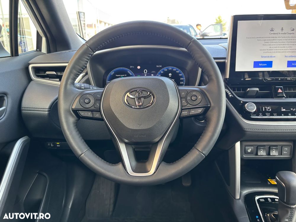 Toyota Corolla Cross - 15