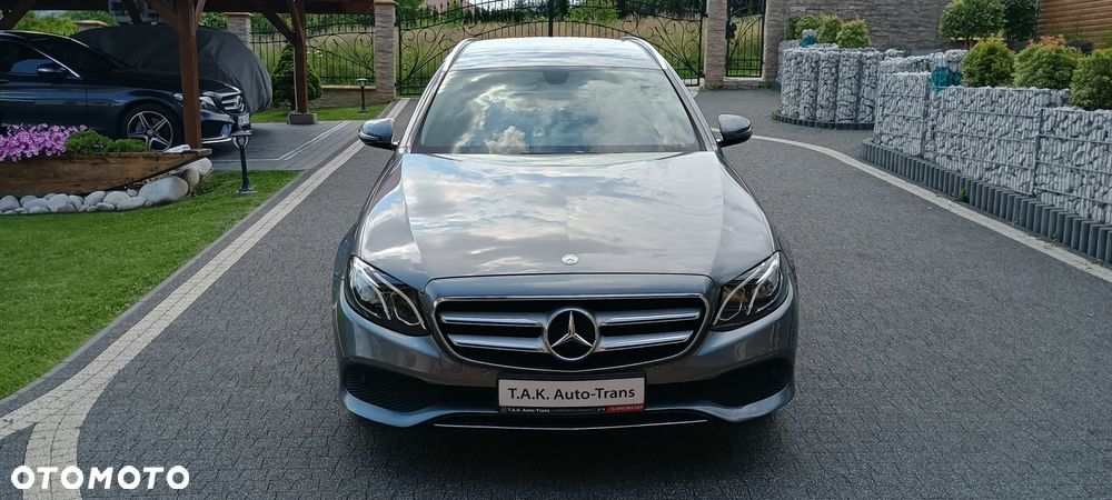 Mercedes-Benz Klasa E 200 CGI BlueEFFICIENCY Automatik Avantgarde - 3