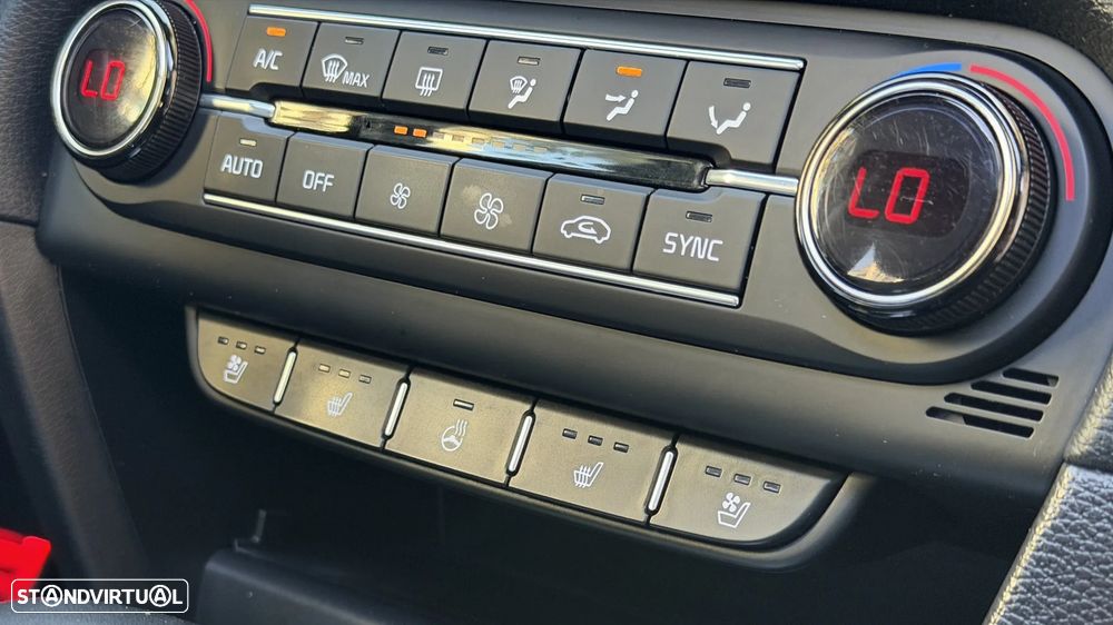 Kia Ceed SW 1.6 CRDi DCT Platinum Edition - 25
