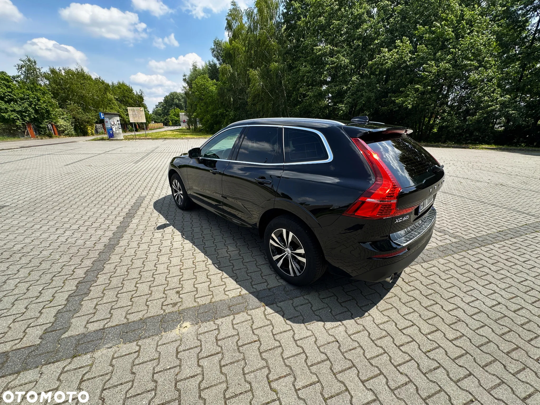 Volvo XC 60 D4 Momentum Pro - 22