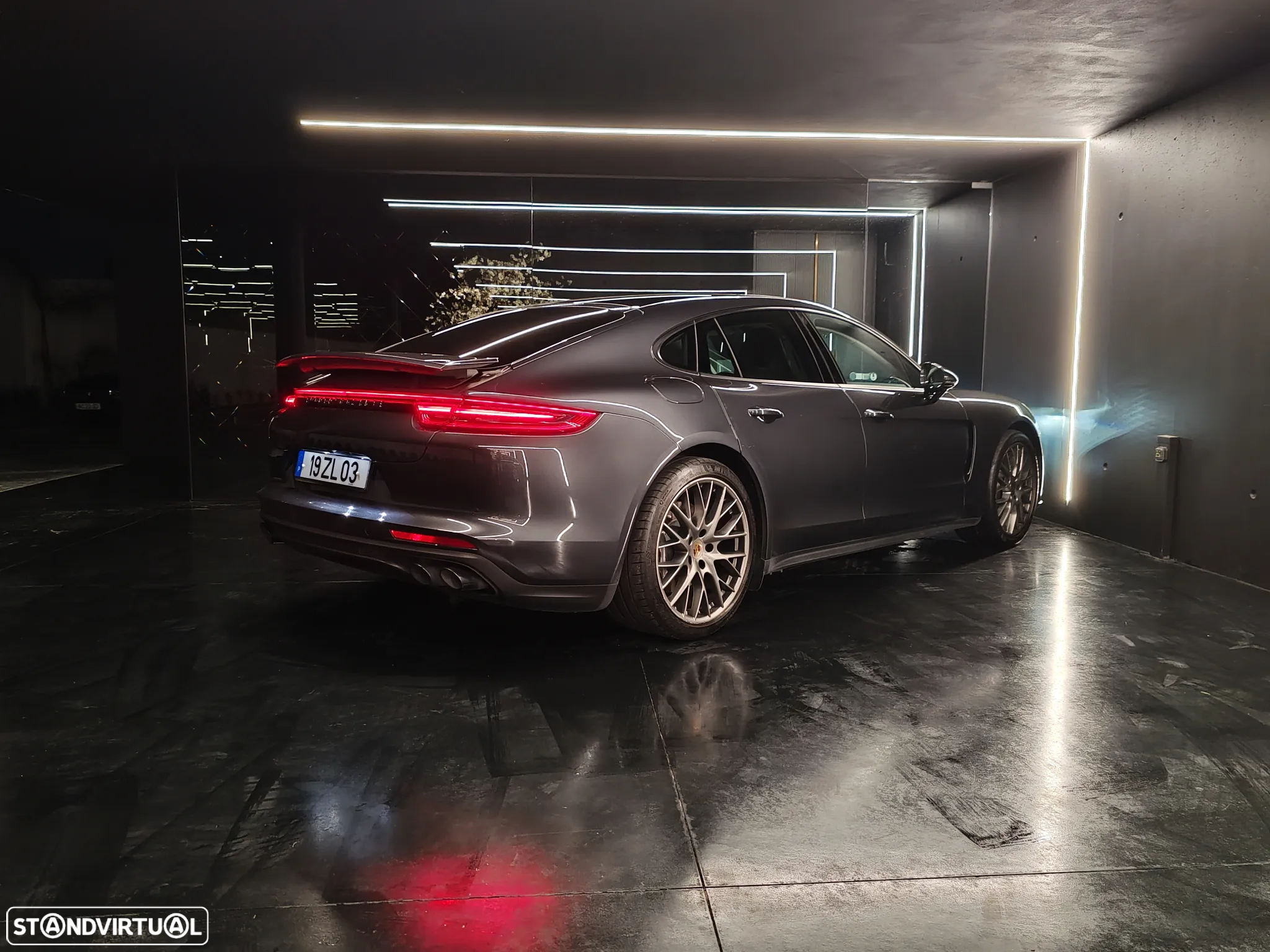 Porsche Panamera 4 E-Hybrid - 3