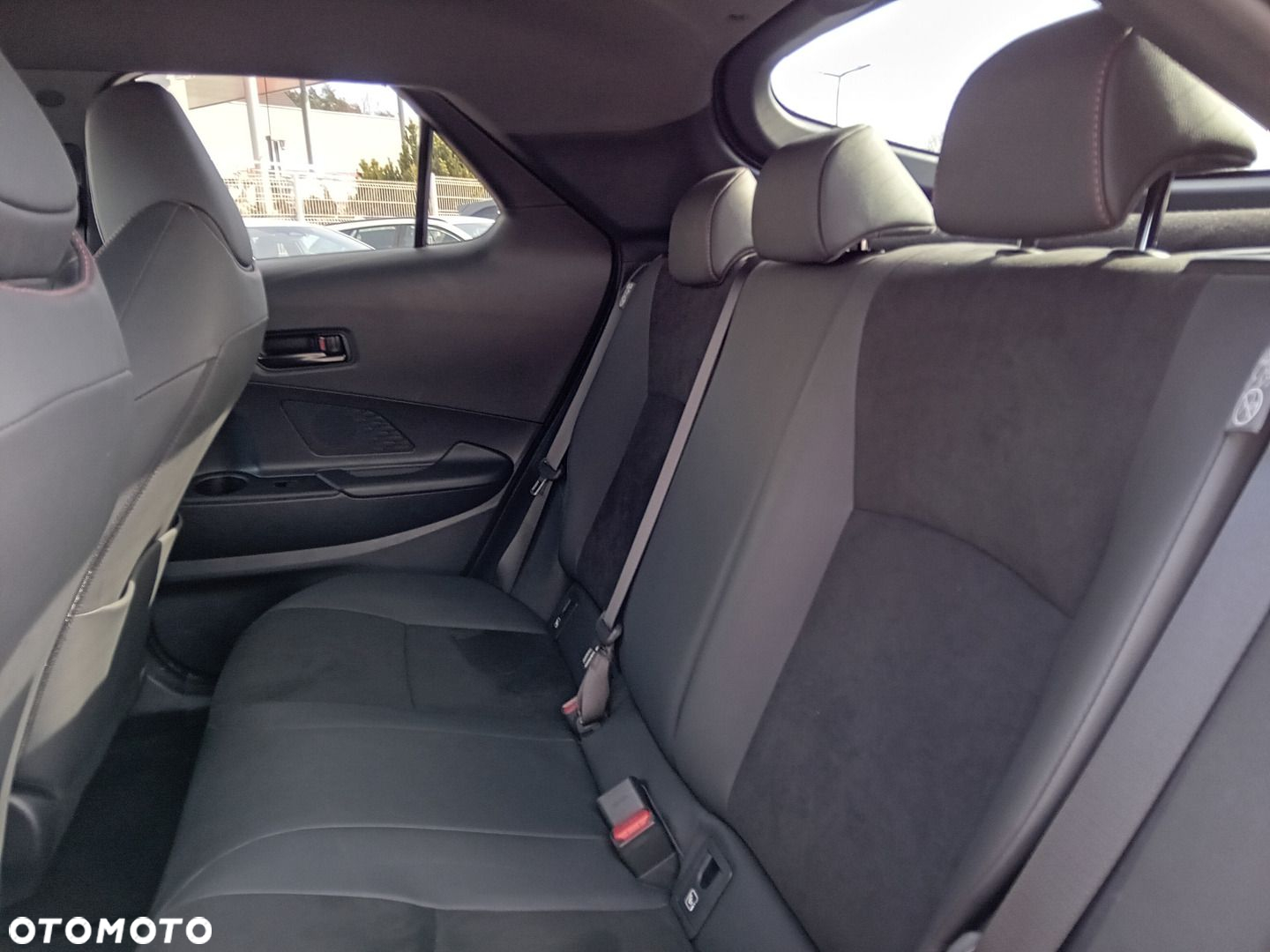 Toyota C-HR - 30