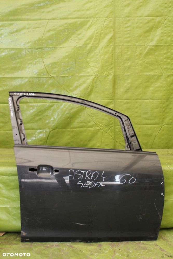 Drzwi Opel Astra IV Sedan 2009-2015r. przód prawy - 1