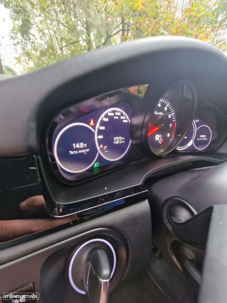 Porsche Cayenne Turbo - 21