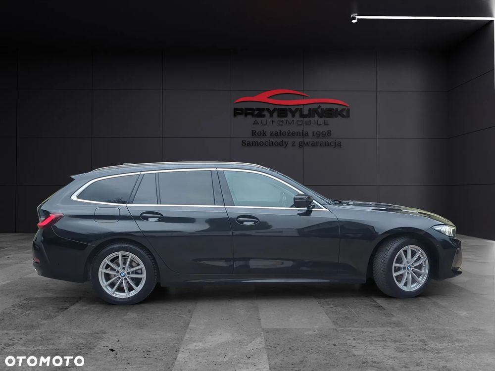 BMW Seria 3 318d mHEV - 10