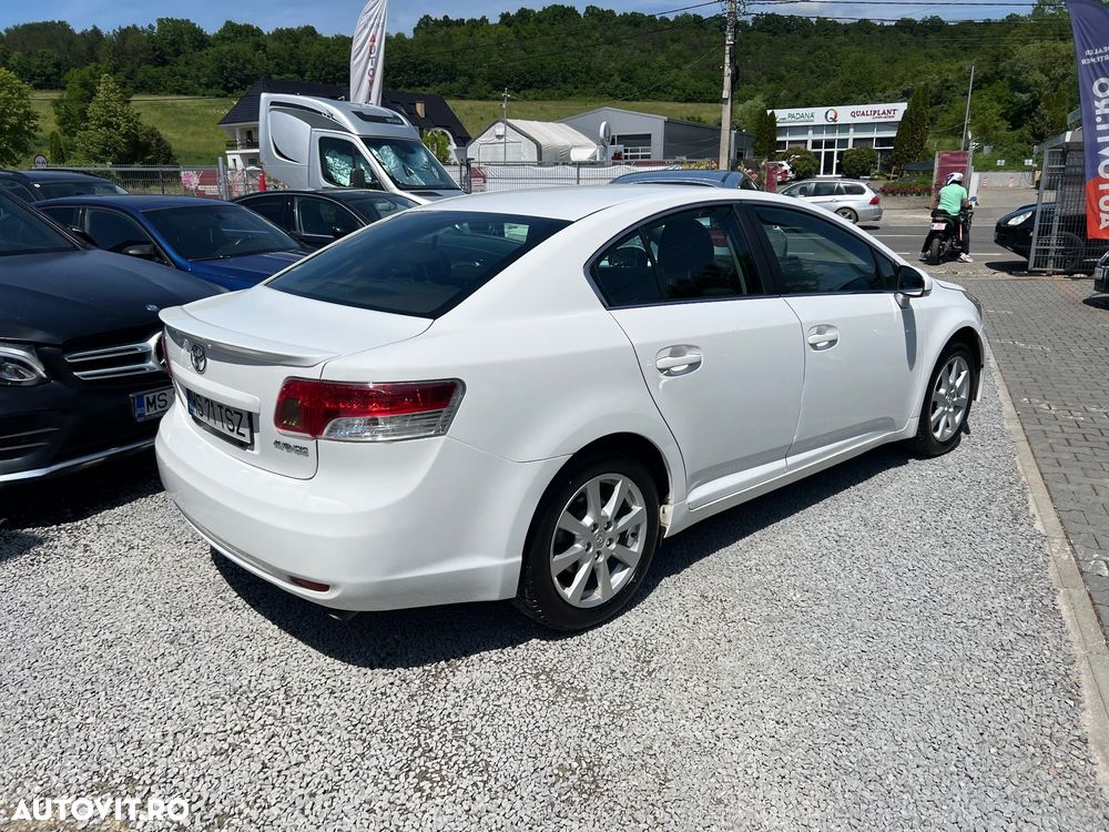 Toyota Avensis - 4