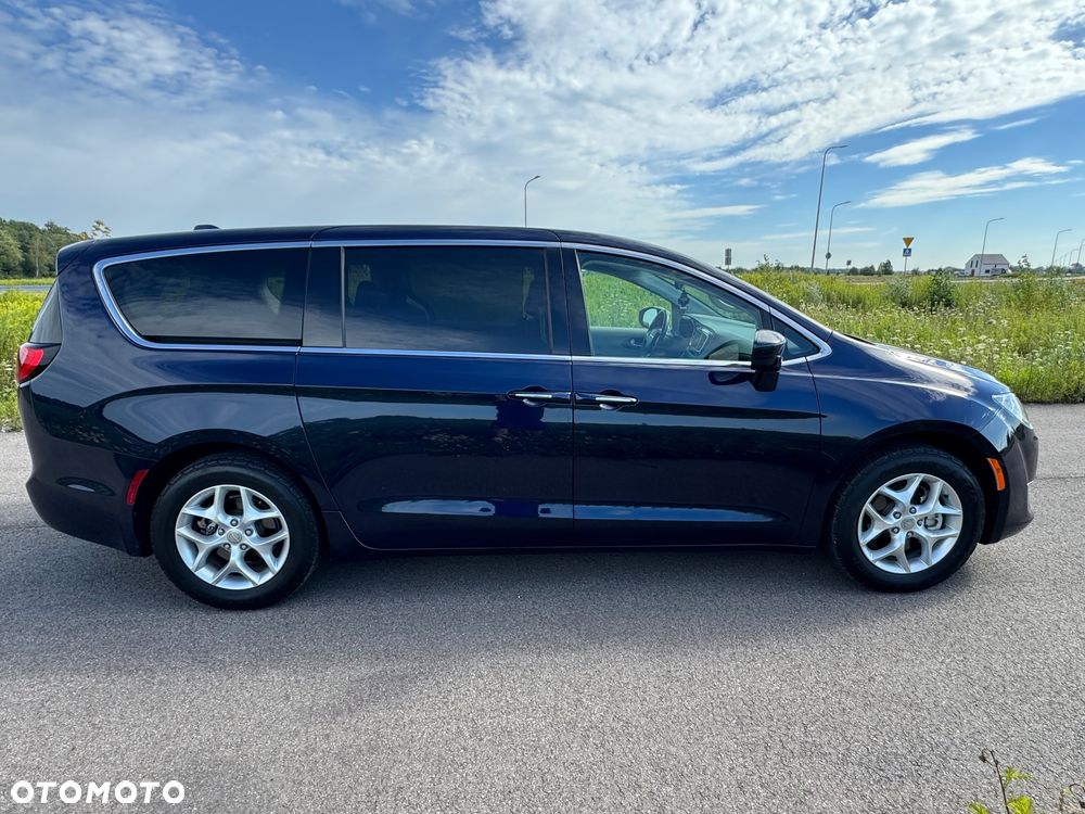 Chrysler Pacifica - 6