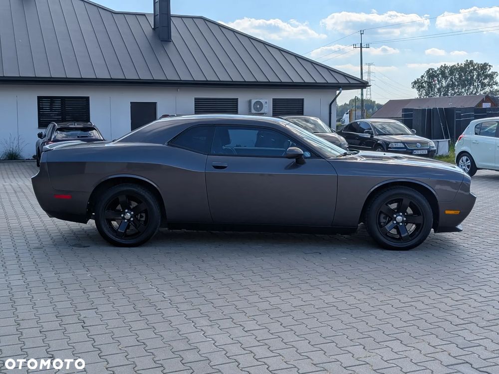 Dodge Challenger - 17