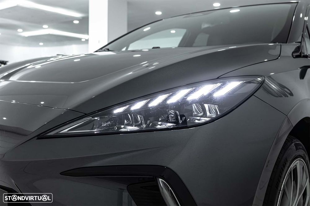 MG MG4 64 kWh Luxury - 15