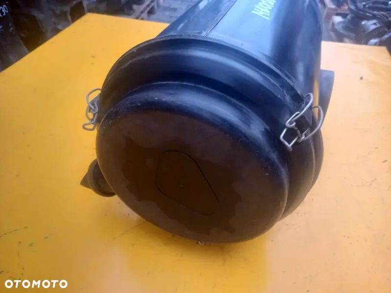 Obudowa filtra powietrza guma Case Maxxum 140 - 4