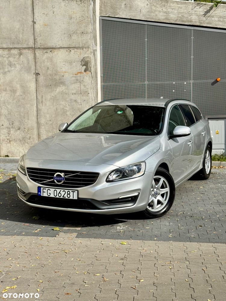 Volvo V60 D4 Geartronic Momentum - 1