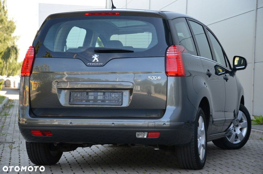 Peugeot 5008 - 8