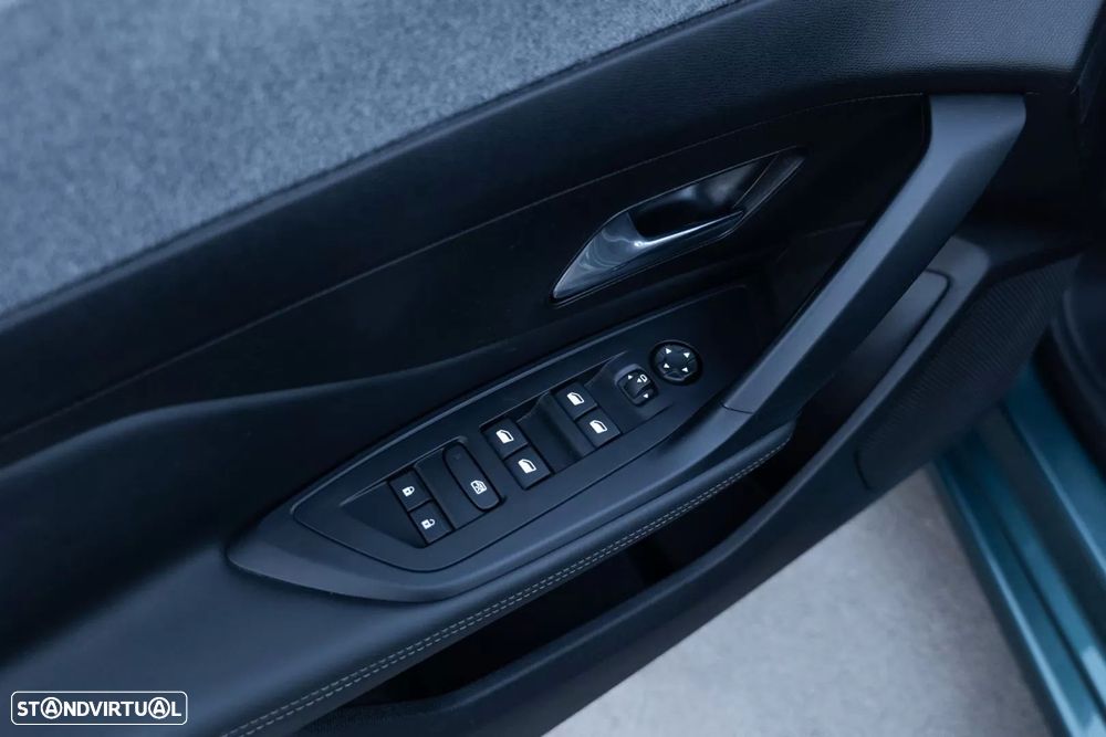 Peugeot 308 SW 1.6 Hybrid Allure Pack e-EAT8 - 17