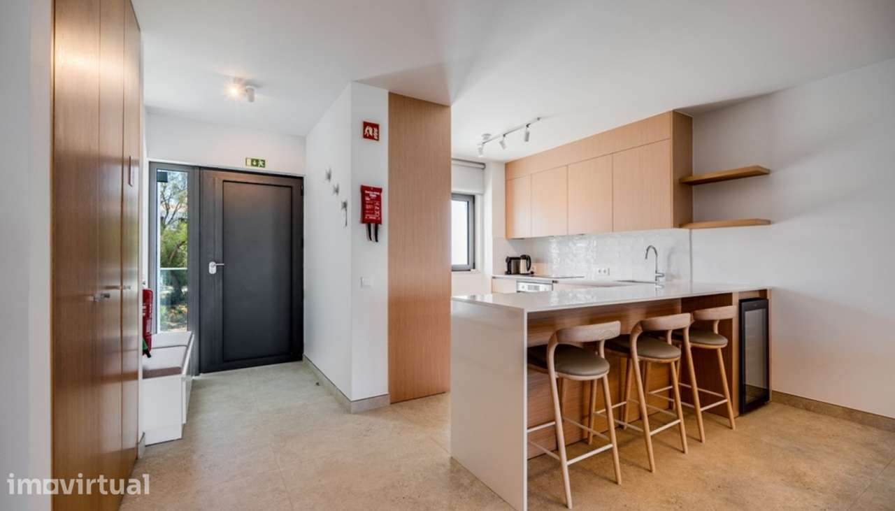 Apartamento T2, condomínio privado, para venda, em Carvoeiro, Algarve - Grande imagem: 4/34