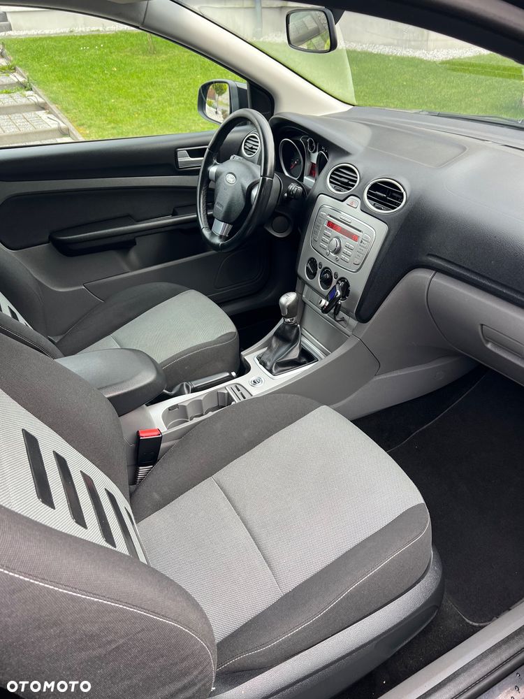 Ford Focus 1.6 16V Style+ - 29