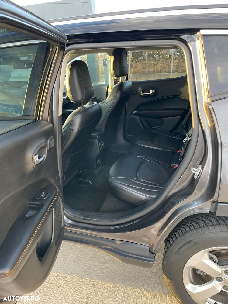 Jeep Compass - 12