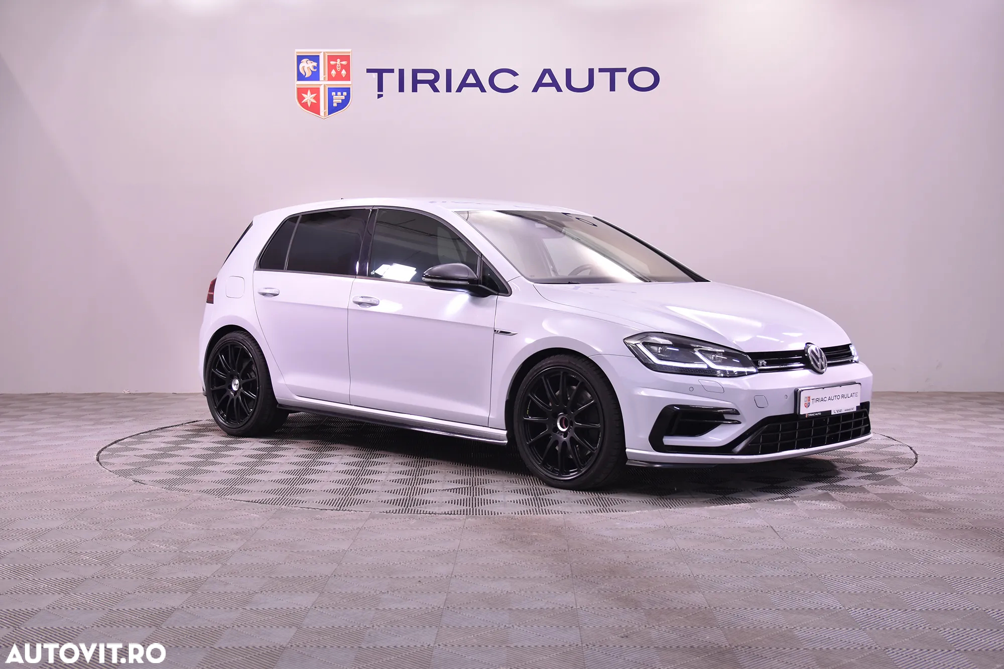 Volkswagen Golf 2.0 TSI DSG R - 7
