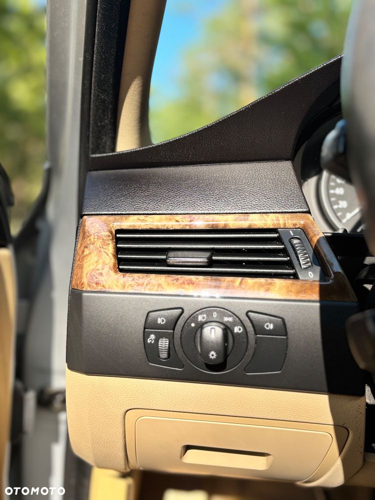 BMW Seria 5 - 25