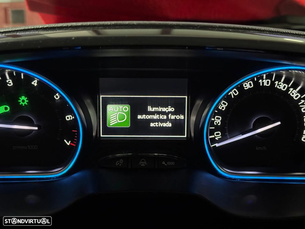 Peugeot 2008 PureTech 110 Stop&Start Allure - 17