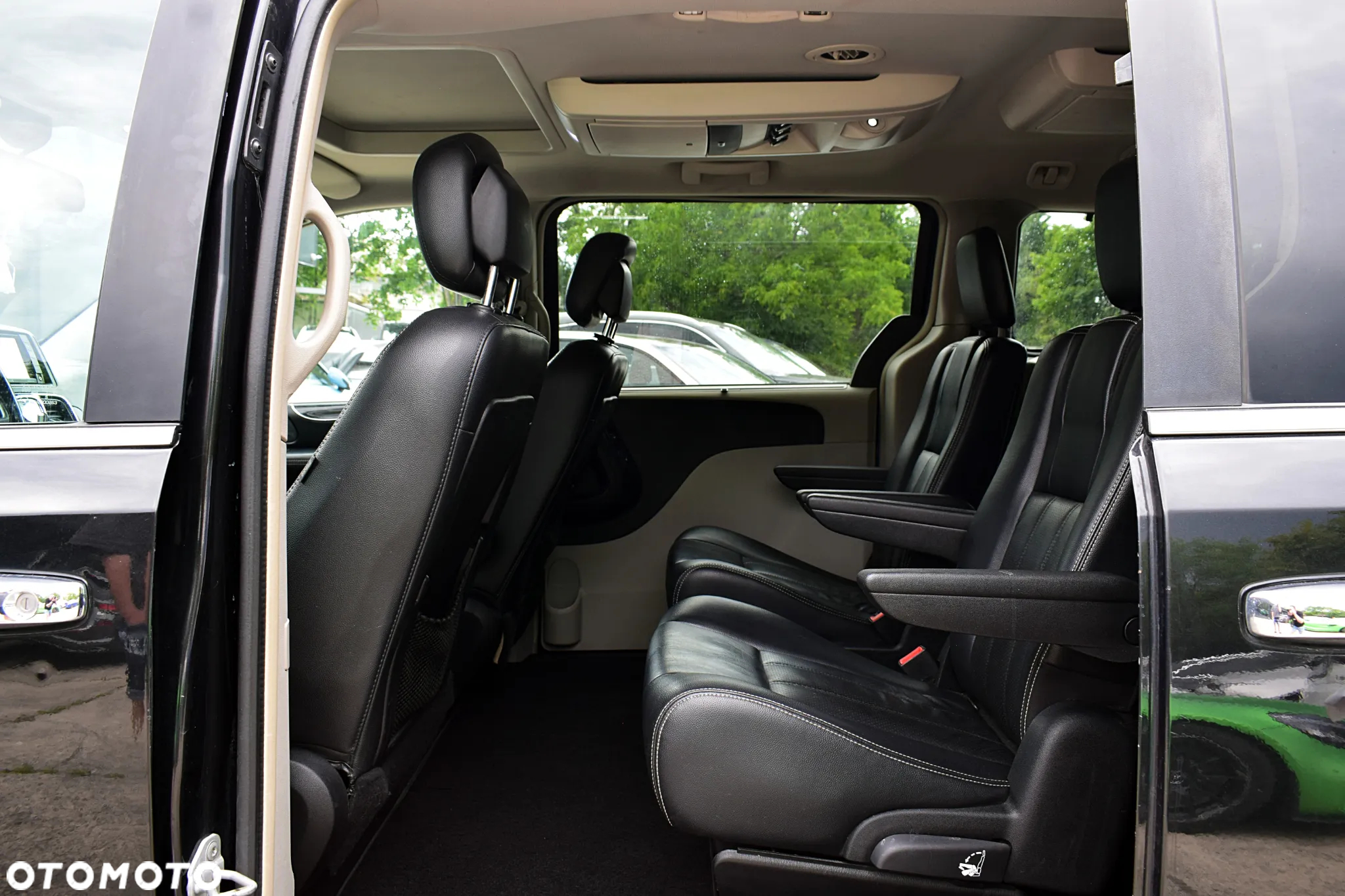 Chrysler Town & Country 3.6 Limited - 6