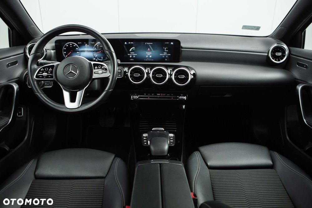 Mercedes-Benz Klasa A 180 Progressive 7G-DCT - 23