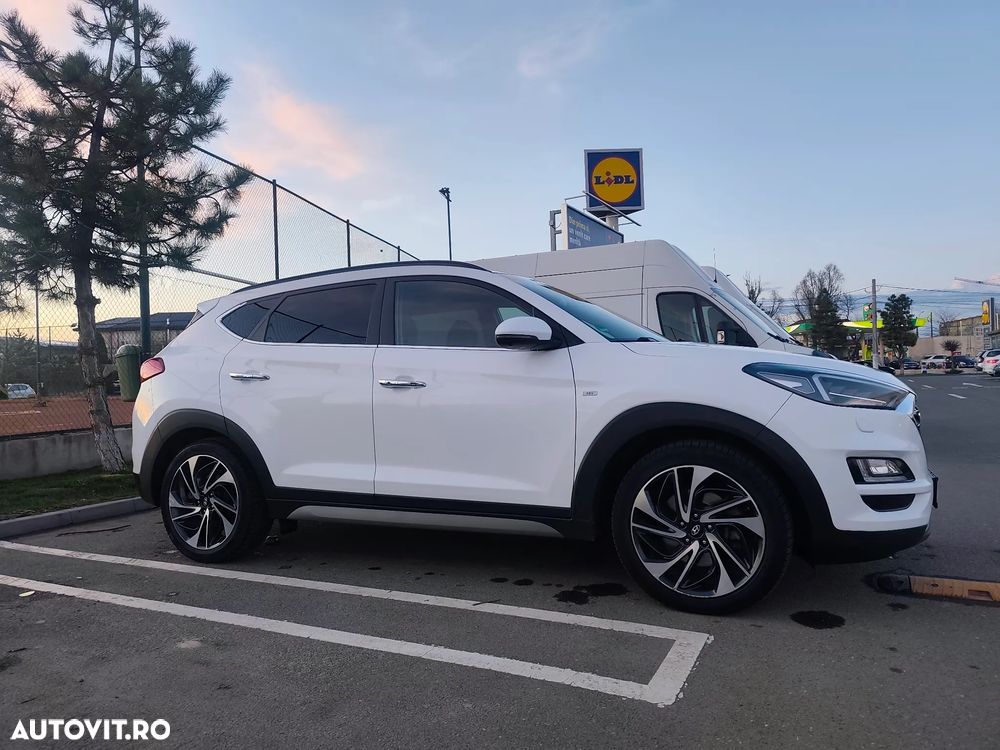 Hyundai Tucson 2.0 CRDI 4WD 8AT Premium - 18