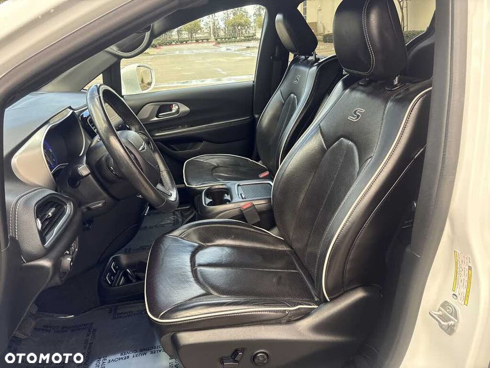 Chrysler Pacifica - 8