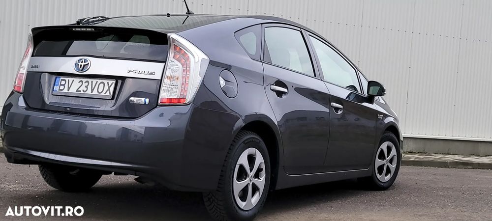 Toyota Prius ver--hybrid-life - 3