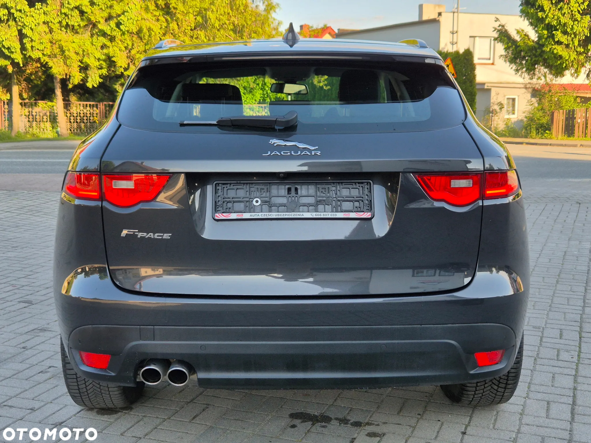 Jaguar F-Pace 2.0 i4D AWD R-Sport - 10