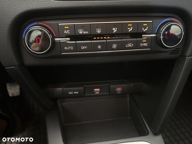 Kia Ceed 1.5 T-GDI M - 17