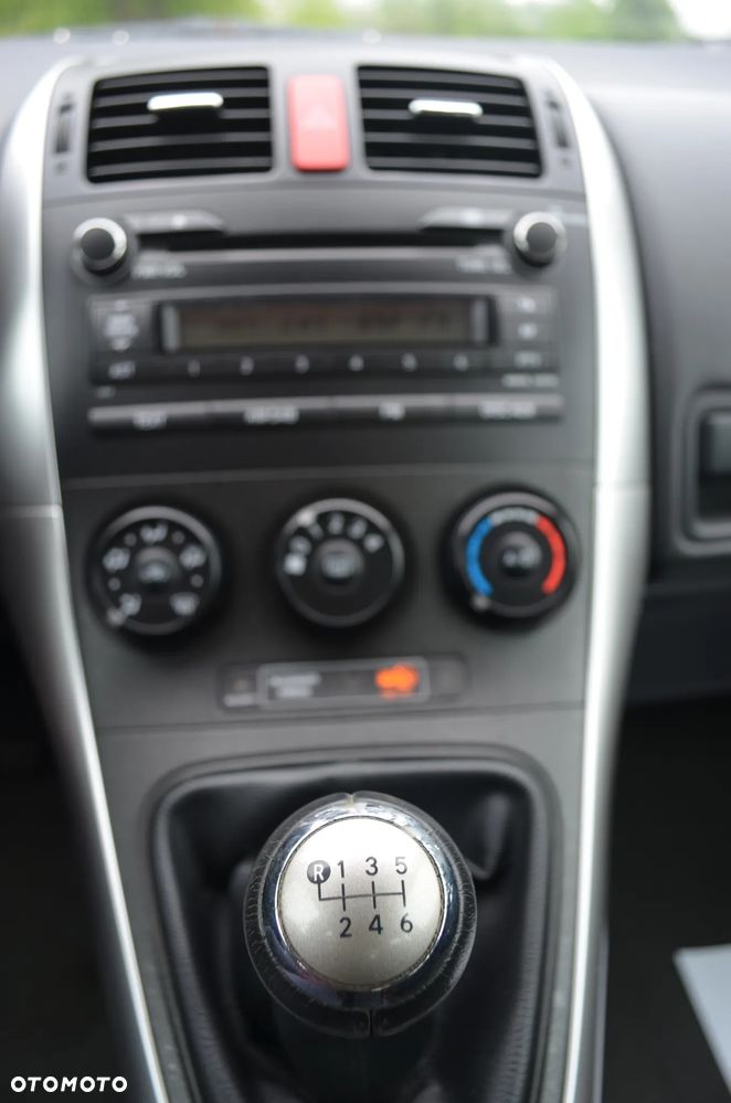 Toyota Auris 1.6 2010 - 12