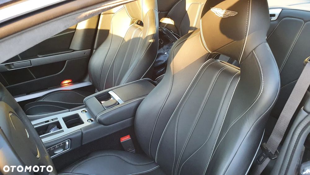 Aston Martin DB9 Touchtronic - 3