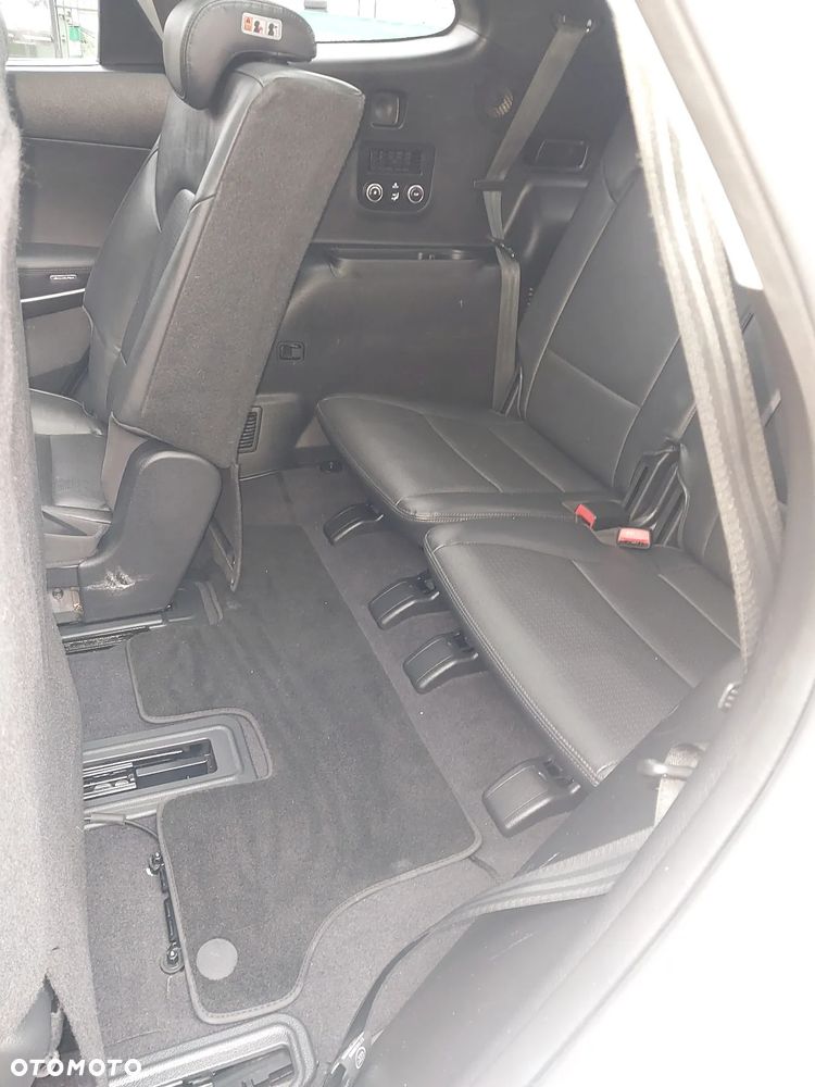 Hyundai Grand Santa Fe 2.2 CRDi Platinum 7os - 17