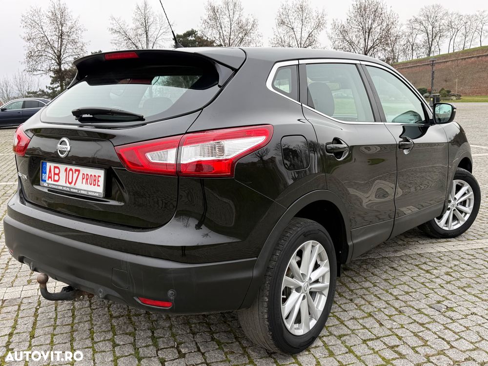 Nissan Qashqai 1.6 DCI ALL-MODE 4x4i N-Connecta - 3