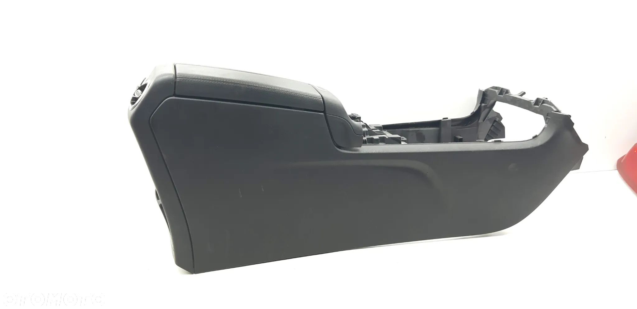 Tunel środkowy podłokietnik A2476801801 Mercedes W247 2.0d 2018r - 1