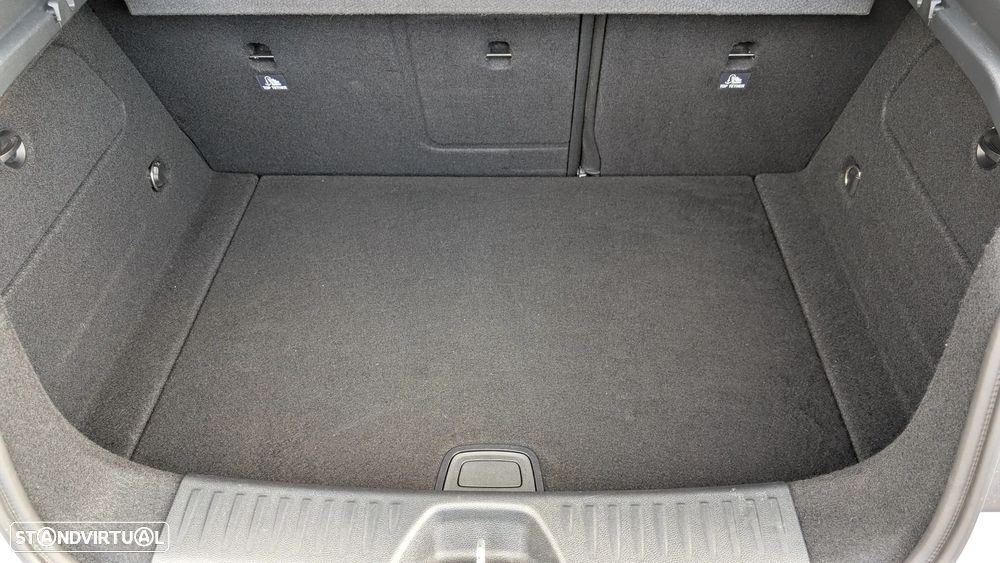 Mercedes-Benz A 180 d AMG Line - 16