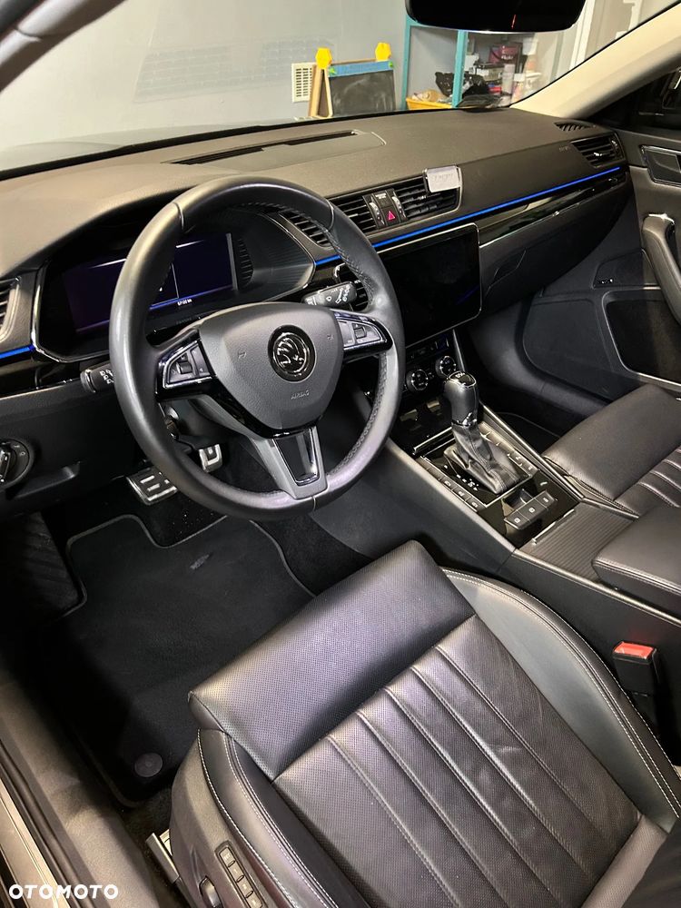 Skoda Superb 2.0 TDI L&K DSG - 11