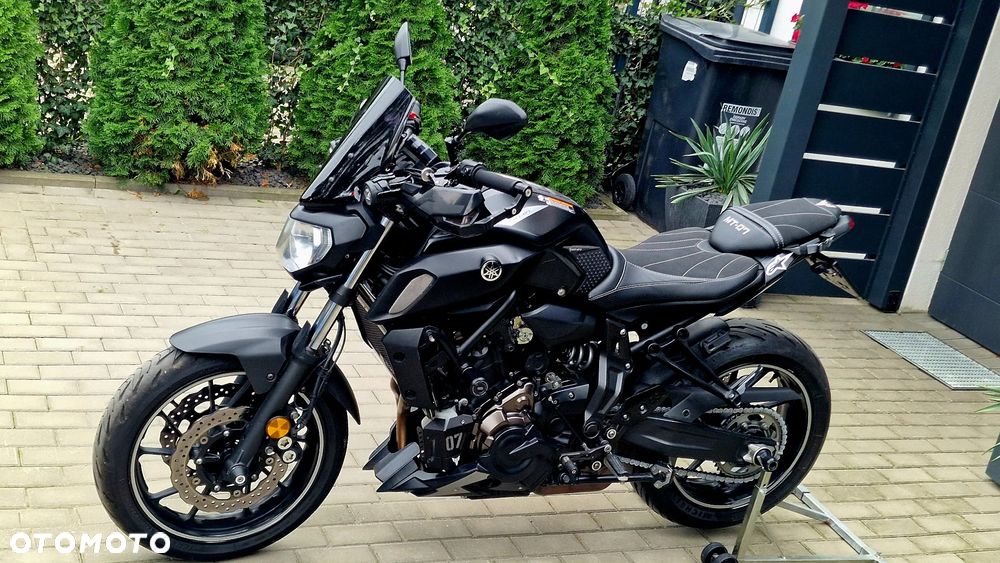 Yamaha MT - 24