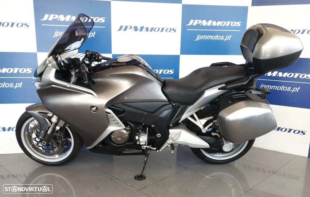 Honda VFR 1200 F - 1