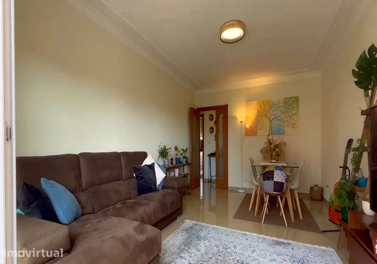 Apartamento T2 com varanda e garagem em Sintra - Grande imagem: 4/21