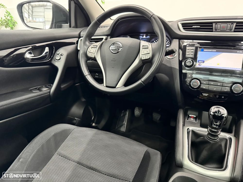 Nissan Qashqai 1.5 dCi N-Connecta 18 - 22