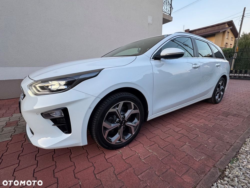 Kia Ceed - 4