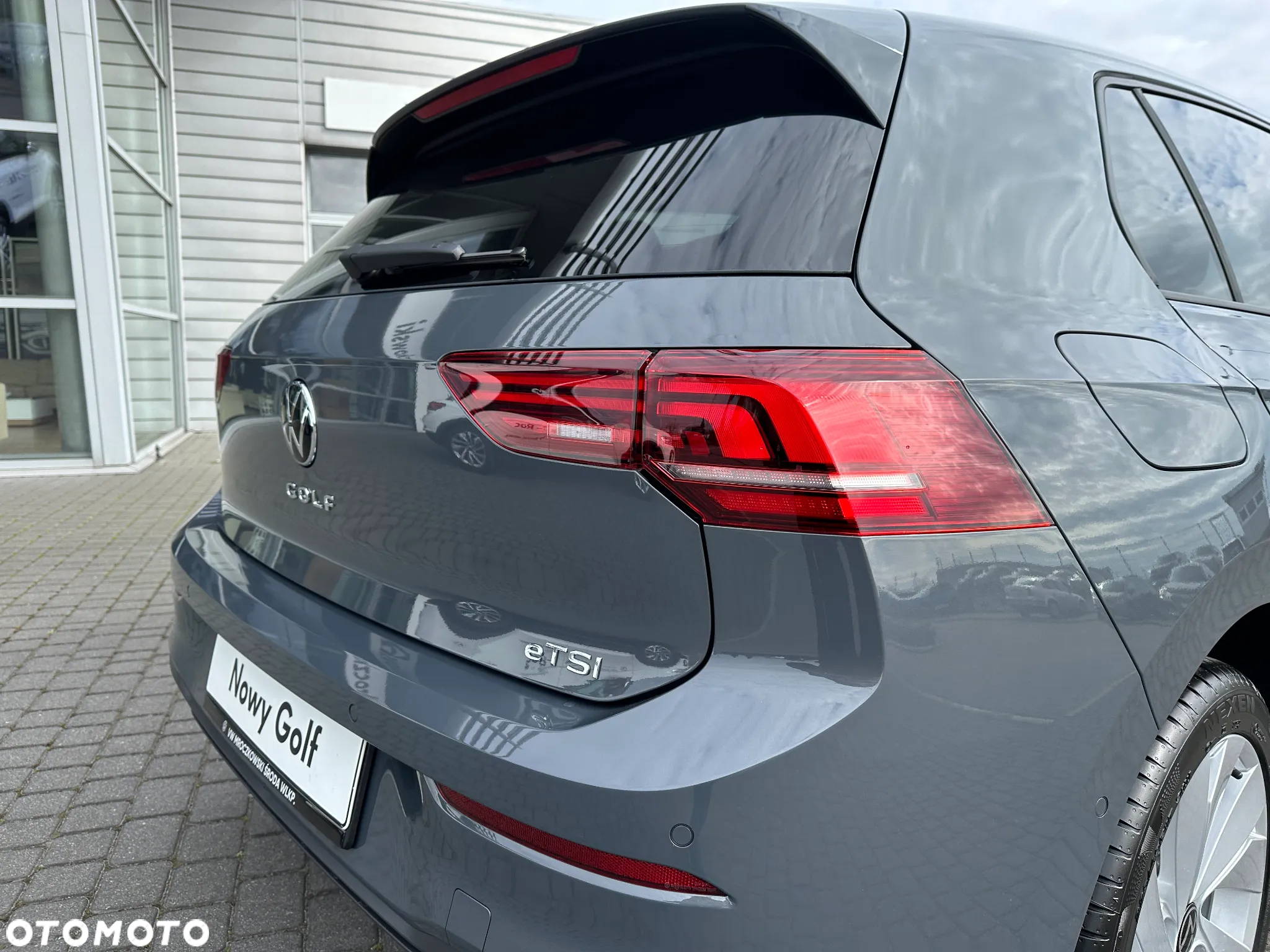 Volkswagen Golf - 8